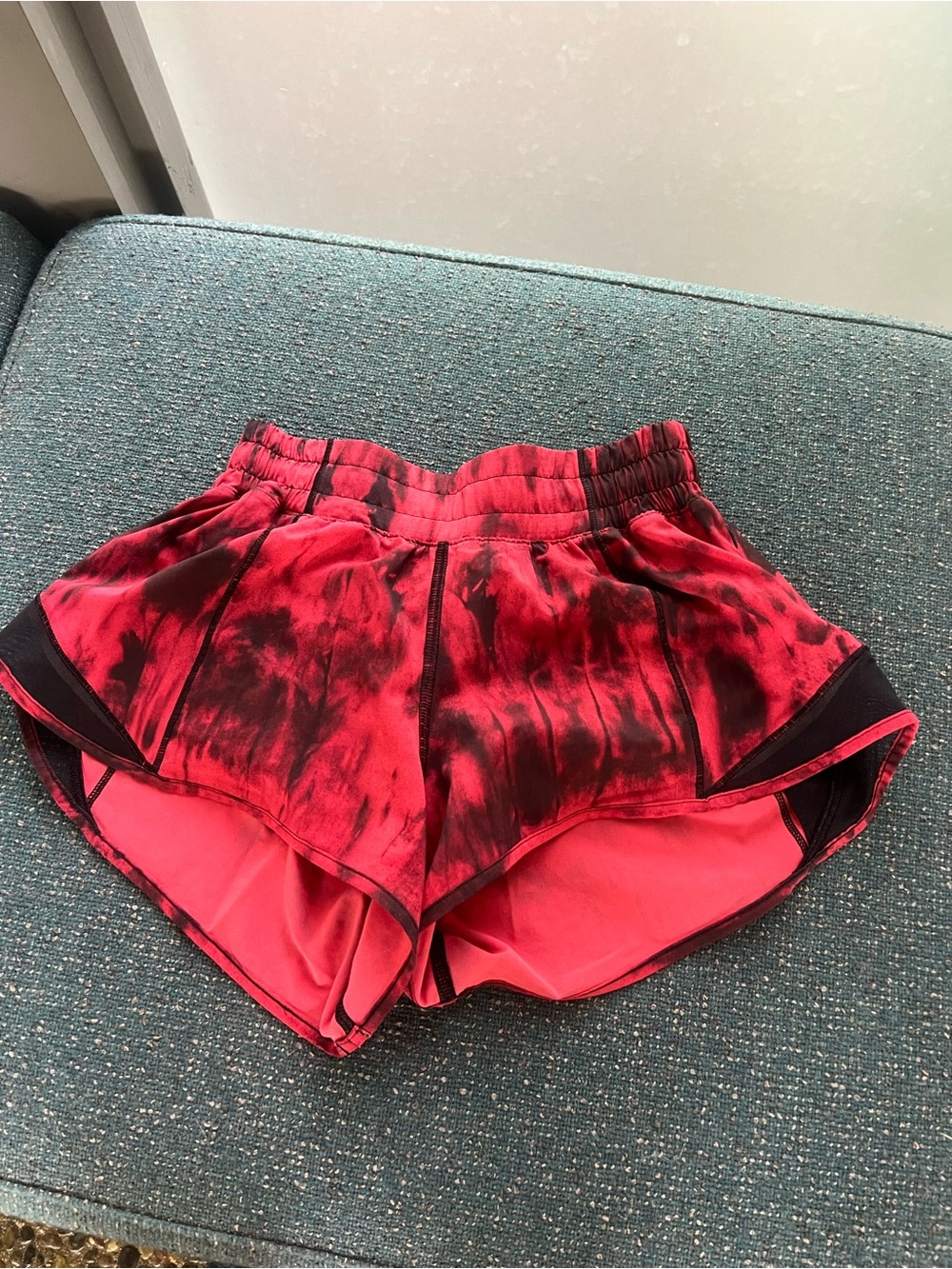 lululemon athletica Women's Red and Black Tie-Dye Athletic Shorts